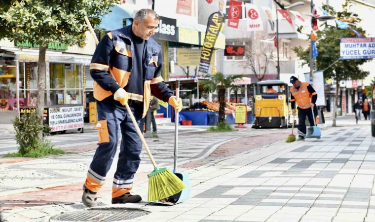 Esenyurtta sokaklar Ramazan Bayramına hazır