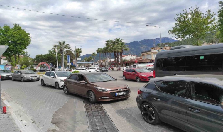 Fethiyede bayram öncesi tatilci yoğunluğu başladı