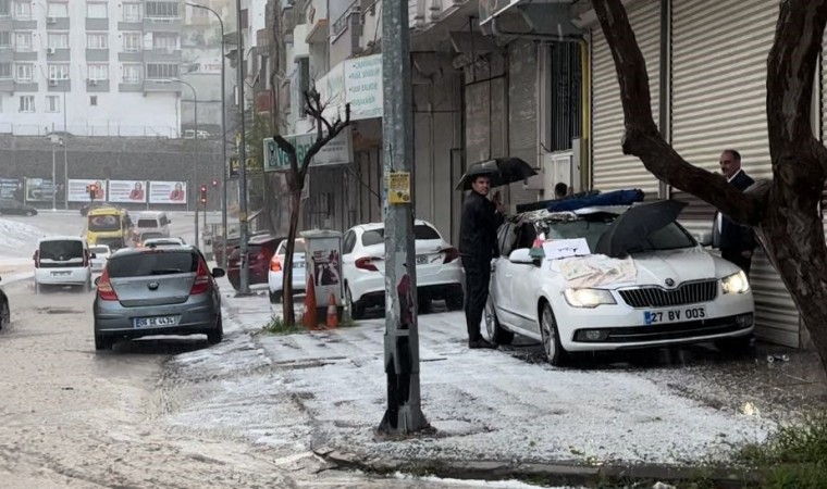 Gaziantepte sağanak ve dolu yağışı etkili oluyor