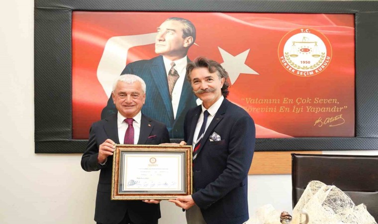 Geyikçi mazbatasını aldı