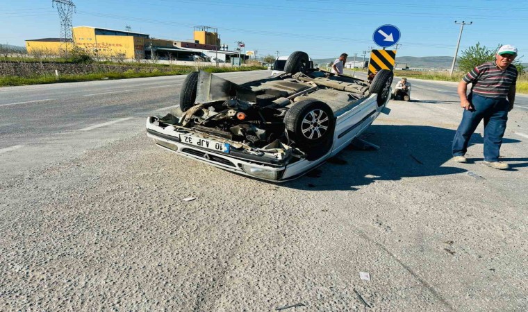 Gönende trafik kazası; 4 yaralı