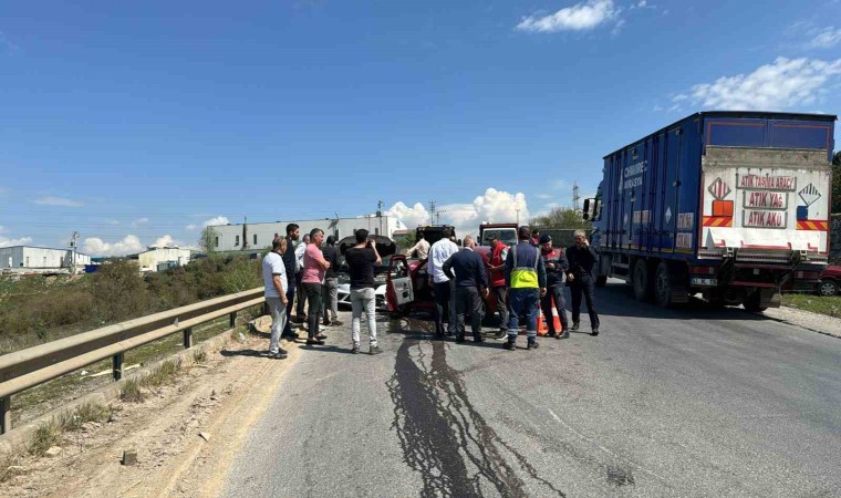 İki otomobil çarpıştı: 3ü çocuk 5 yaralı