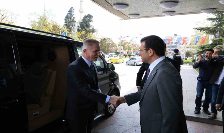 İstanbul Valisi Davut Gülden İmamoğluna tebrik ziyareti