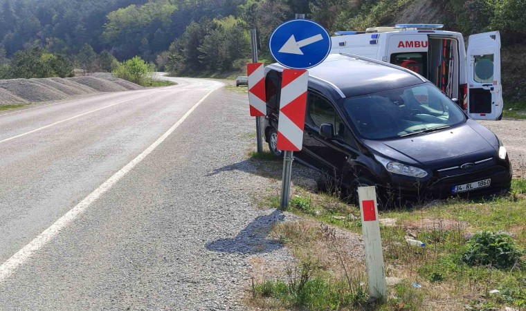 Kastamonuda direksiyon başında fenalaşarak kaza yapan sürücü hayatını kaybetti