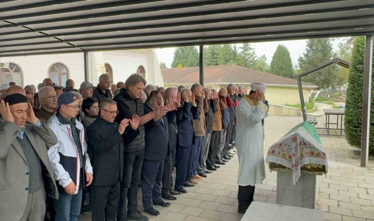 Kemal Demirin eşi son yolculuğa uğurlandı