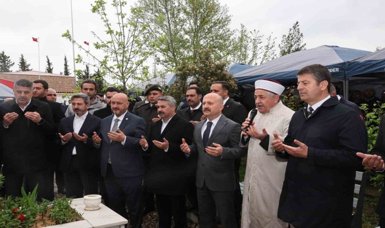 Kent protokolü şehitlik ziyaretinde bulundu