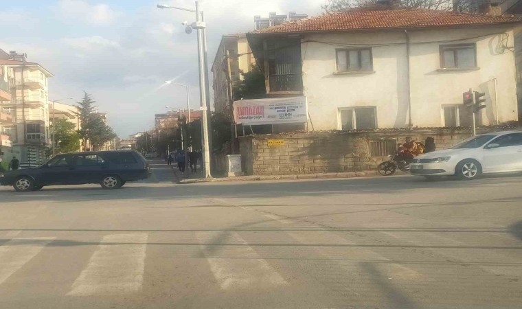 Konyada 5 kişinin aynı motosikletteki tehlikeli yolculuğu