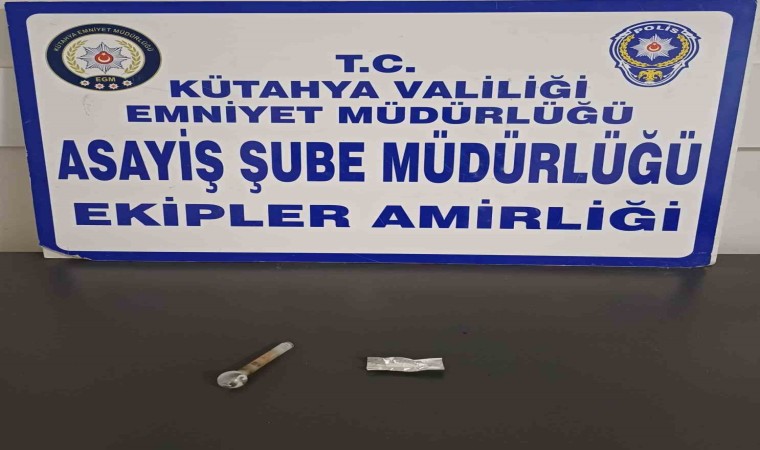 Kütahyada bekçiler 2 kişinin üzerinde uyuşturucu ele geçirdi