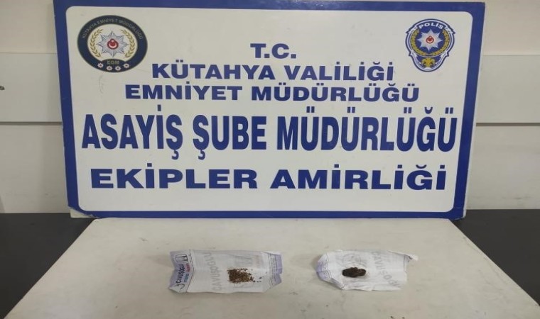 Kütahyada bekçiler bir kişinin üzerinde uyuşturucu ele geçirdi