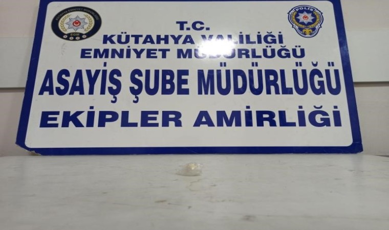 Kütahyada bir şahsın üzerinde uyuşturucu ele geçirildi