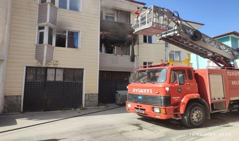 Kütahyada ev yangını korkuttu