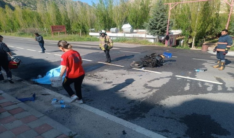 Mardinde otomobil ile motosiklet çarpıştı:1 ölü, 1 yaralı