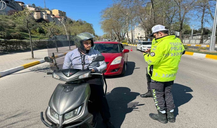 Polis tek tek durdurup sorguladı