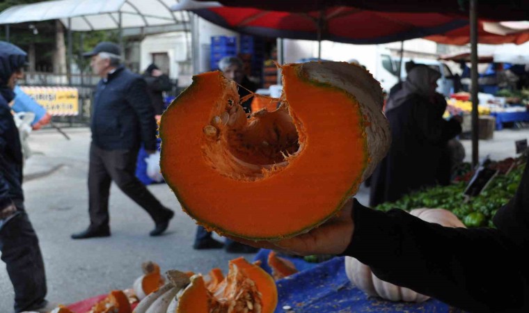 Ramazan ayının vazgeçilmez tatlısı bal kabağı sofralardan eksik edilmiyor