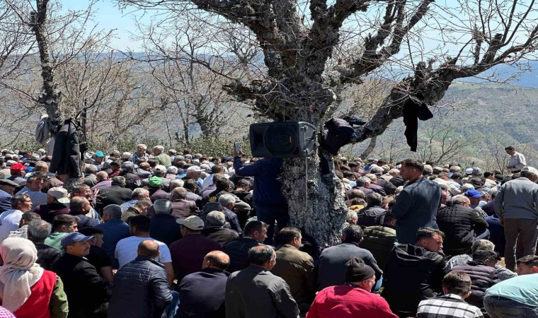 Sarıgölde 5 bin kişi yağmur duasına çıktı