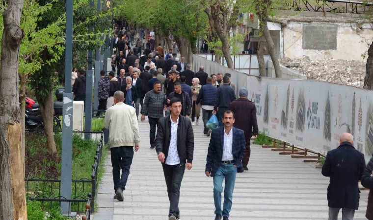 Siirtte çarşı ve pazarda bayram yoğunluğu