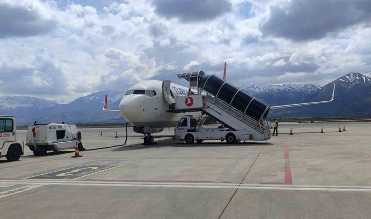 THY Erzincan- İstanbul uçağında arıza meydana geldi