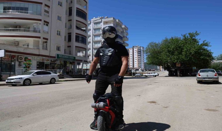 Trafikte gören robot sanıyor