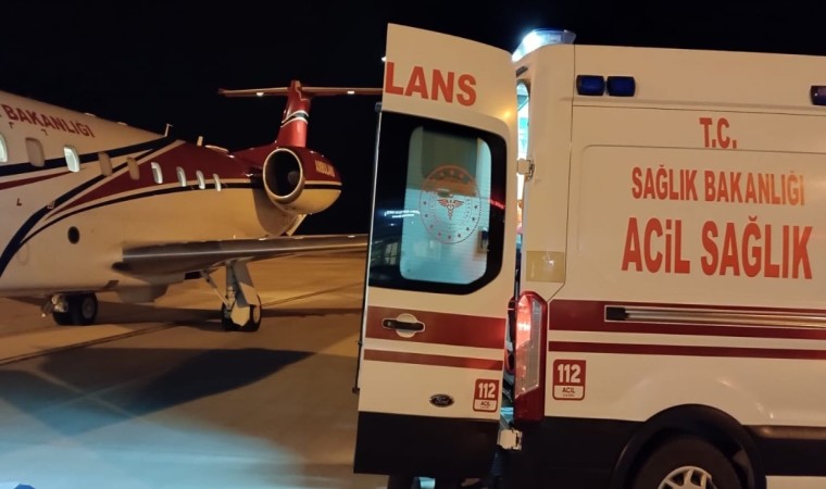 Vanda trafik kazası sonrası tedavi gören hasta için ambulans uçak havalandı