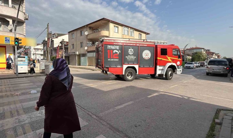 Yaya geçidinde tırın altında kaldı