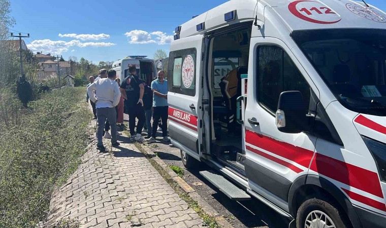 Zonguldakta otomobil şarampole uçtu: 5 yaralı