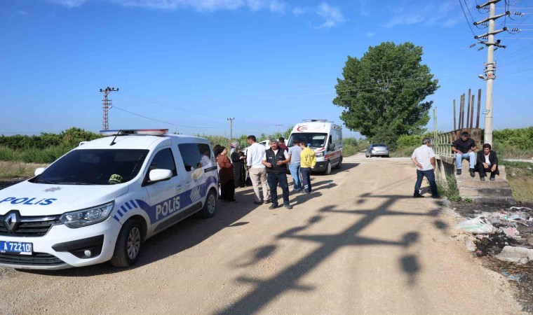 Acılı anne boğularak ölen oğlunun başını son kez okşadı