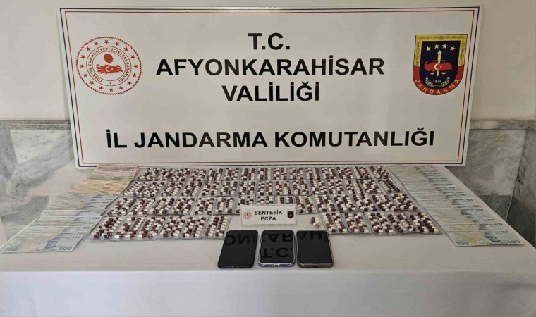 Afyonkarahisarda uyuşturucu tacirleri yakalandı