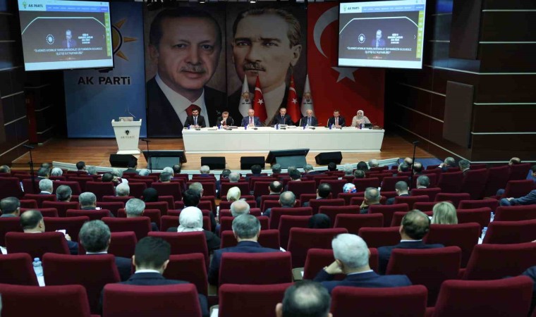 AK Parti Merkez Karar Yönetim Kurulu (MKYK) toplantısı, Cumhurbaşkanı ve AK Parti Genel Başkanı Recep Tayyip Erdoğan başkanlığında başladı.