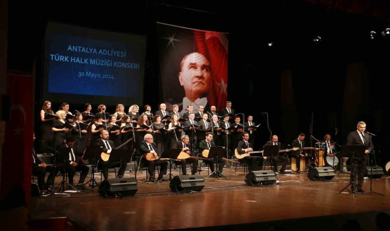 Antalya Adliyesi Türk Halk Müziği Korosundan unutulmaz konser