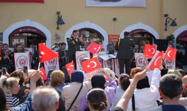 Askeri bandodan 19 Mayıs konseri