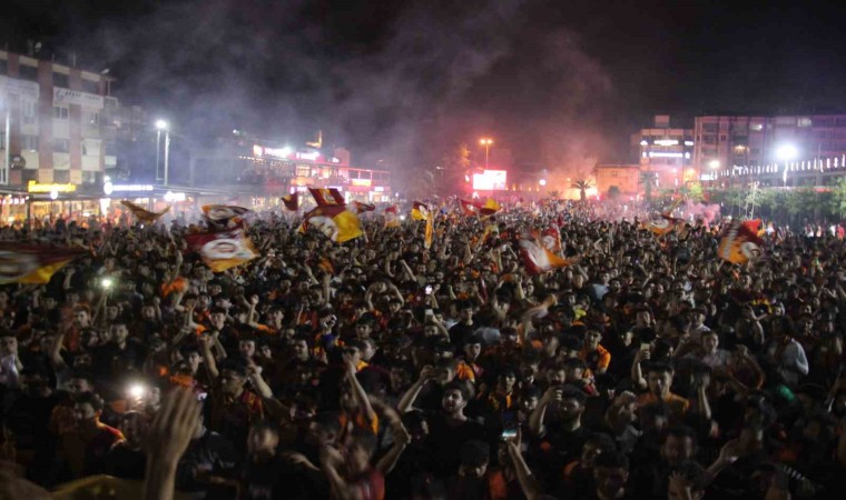 Aydında Galatasaraylılar meydana sığmadı