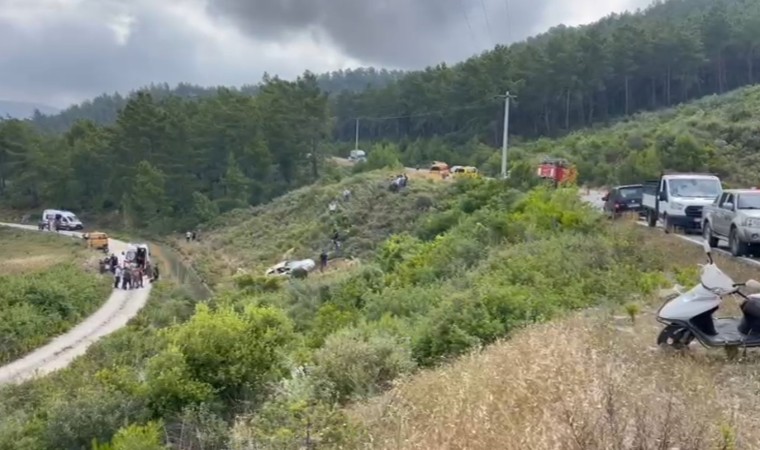 Bahçe işinden dönen aile kamyonetle şarampole yuvarlandı: 1 ölü, 1i çocuk 3 yaralı