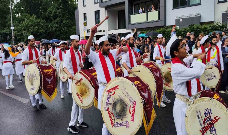 Berlin Kültürler Karnavalı renkli görüntülere sahne oldu