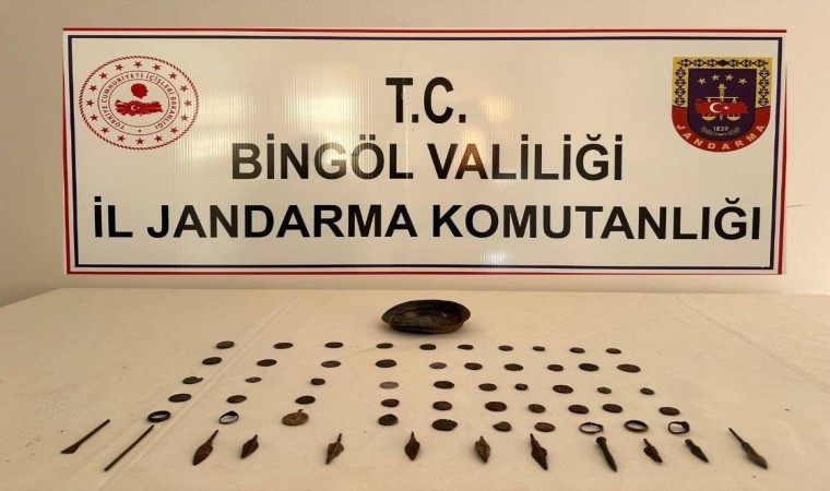 Bingölde 63 adet obje ele geçirildi: 2 gözaltı