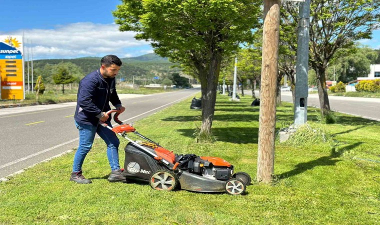 Bozüyükte yeşil alanlarda çalışmalar devam ediyor