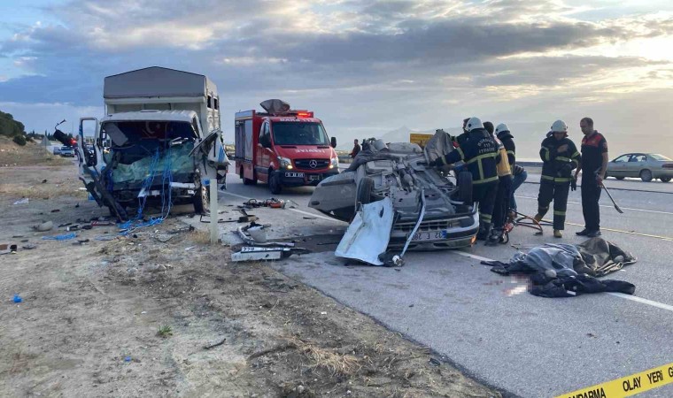 Burdurda feci kaza: 3 ölü, 2 yaralı