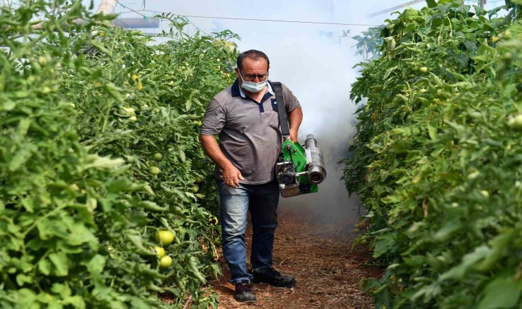 Büyükşehir Belediyesinden üreticilere sisleme makinesi desteği