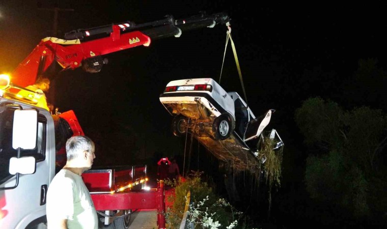 Dereye uçan Tofaş otomobilin koltuğu 1, kaybolan genç kadının cesedi ise 2 kilometre uzaklıkta bulundu