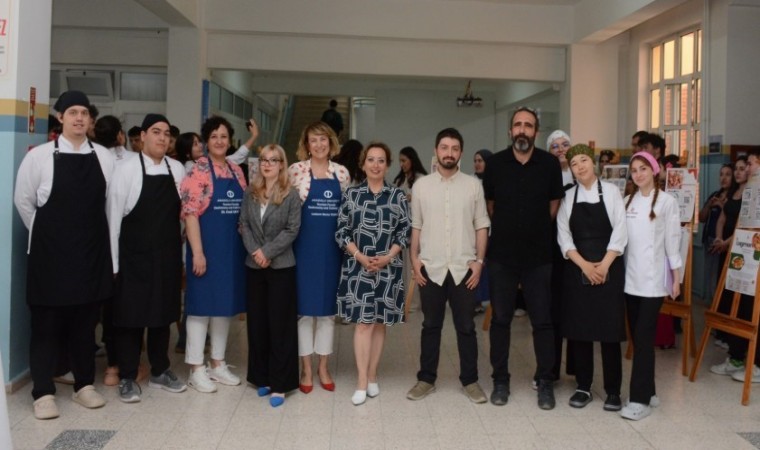 Dönem Sonu İngilizce Proje Sergisi Turizm Fakültesinde sergilendi