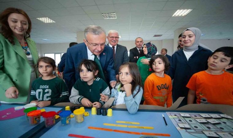 EBYÜde “İlk Okuma ve Yazma Materyal Sergisi” düzenlendi