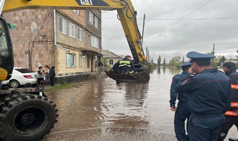 Ermenistanda sel felaketi: 4 ölü