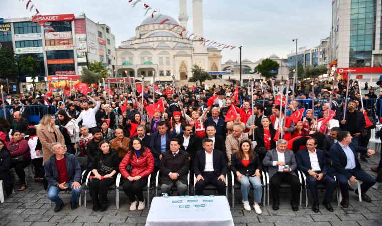 Esenyurttaki 19 Mayıs etkinliklerinde genç yetenekler sahne aldı