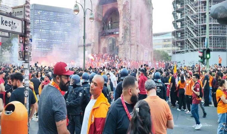 Galatasarayın şampiyonluğu Berlinde coşkuyla kutlandı