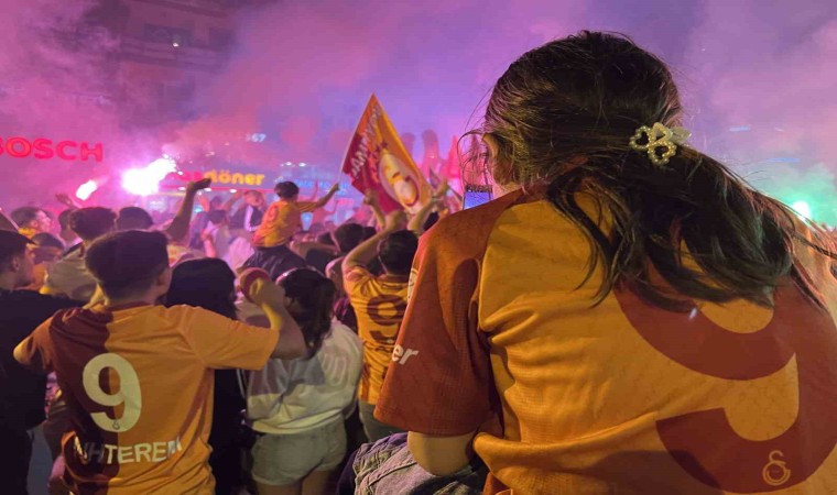 Galatasarayın şampiyonluğu Manisada coşkuyla kutlandı