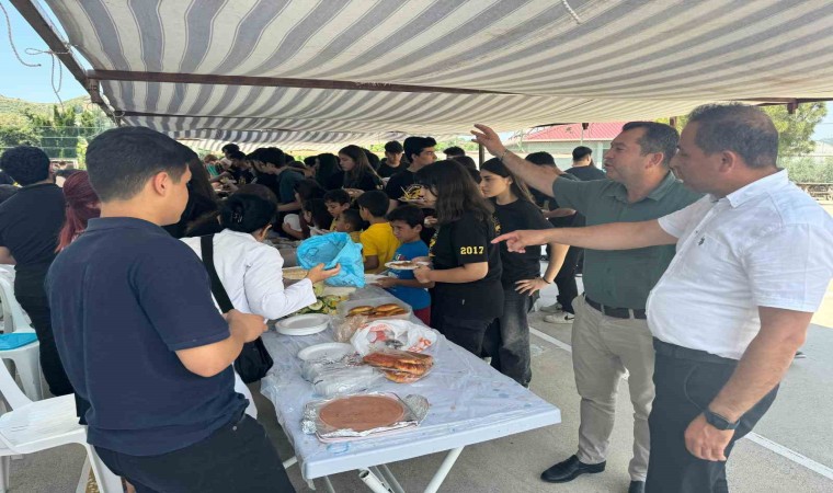 Gazipaşa Fen Lisesinde Hataya destek panayırı düzenlendi