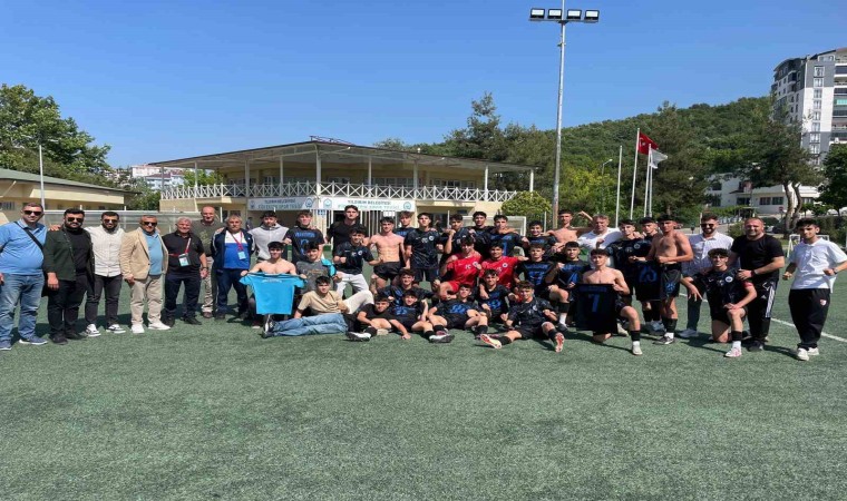 Gemlik Belediyespor U-17 Elit Liginde şampiyon