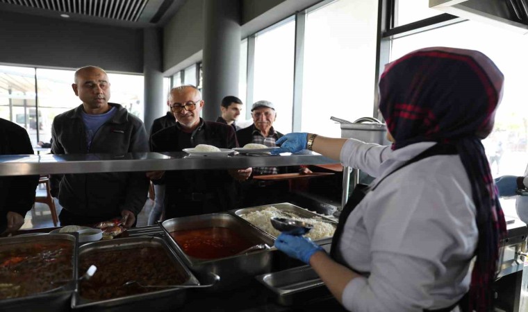 Hem gönle hem de bütçeye hitap eden restoran, vatandaşın takdirini topluyor