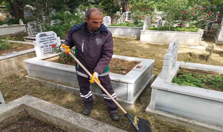 İBBnin ihmal ettiği mezarlıklar için Arnavutköy Belediyesi harekete geçti