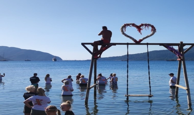 İngiliz turistin küllerinin denize dökülmesi olayının görüntüleri ortaya çıktı