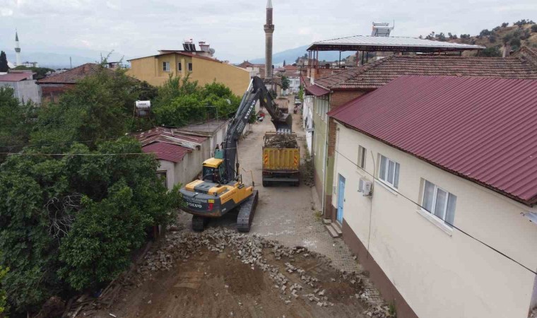 İsabeylide yol çalışması başladı